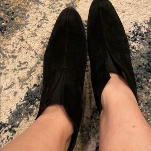 Black wedge ankle boot suede